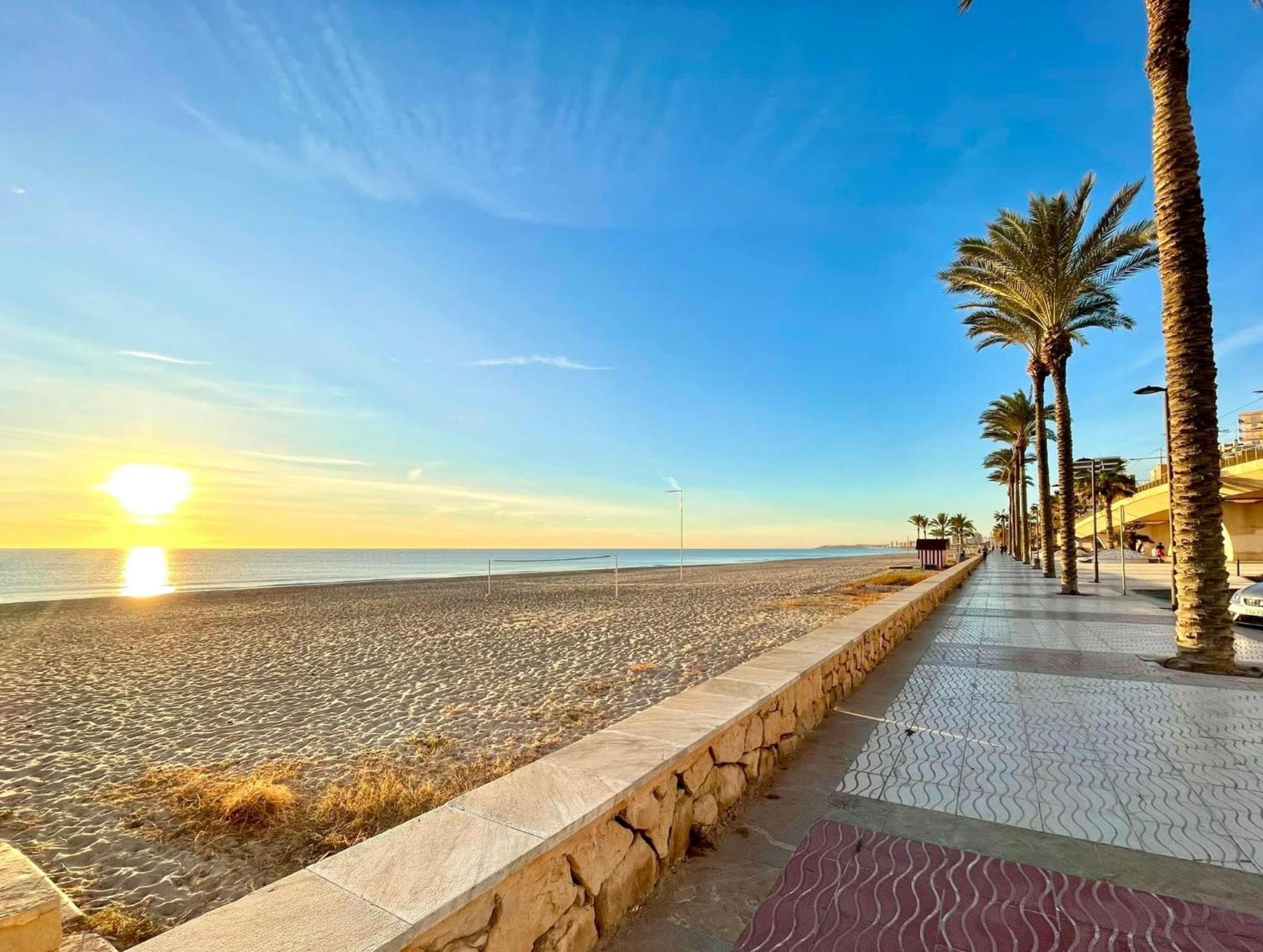 Modern Apartment Directly On The Beach With Wifi And Air Conditioning El Campello Exterior foto